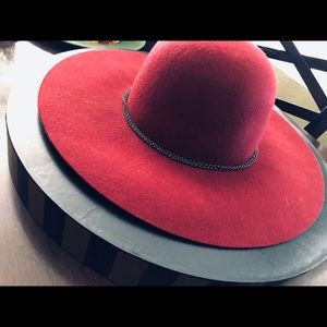 Women’s fashion hat